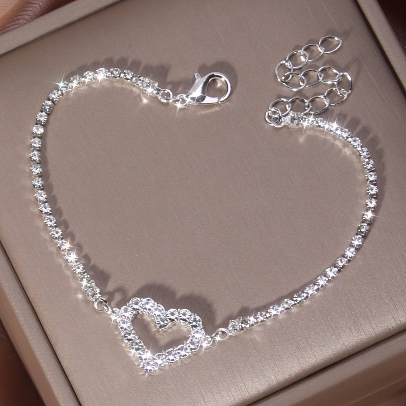 Zimonto - Valentines Day Theme Bracelet Hollow Heart Full Of Shiny Rhinestones Adjustable Chain Bracelet For Your Loved One