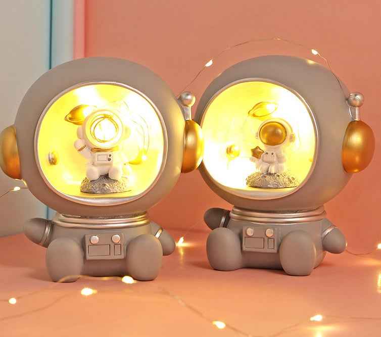 Astronaut Creative Night Light Piggy Bank Resin Decor Cute Character Model Nordic Home Decor Living Room Desk Decoration Gifts